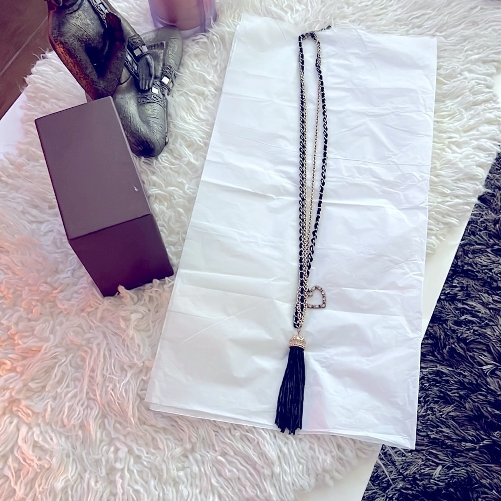 Beautiful Layered Gold & Black Tassel Necklace with Crystal Accent! Pretty!🤩🛍️